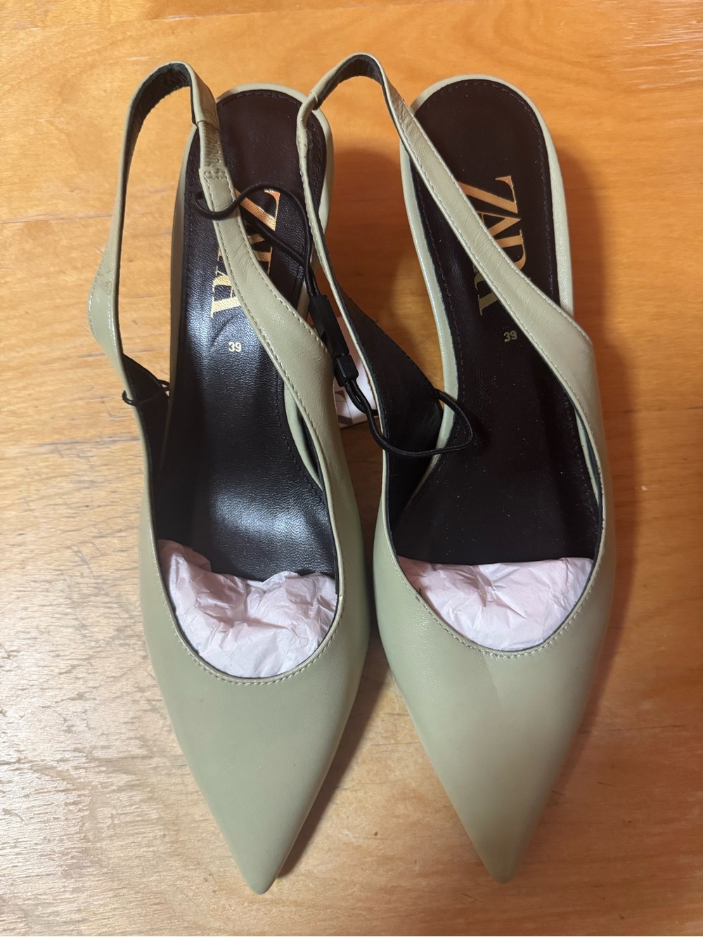 NWT Zara Soft Leather Pointed Toe Slingback Kitten Heels Sage Green